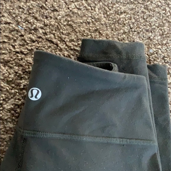 Green/gray low rise wunder under size 4. Luon - Picture 3 of 3